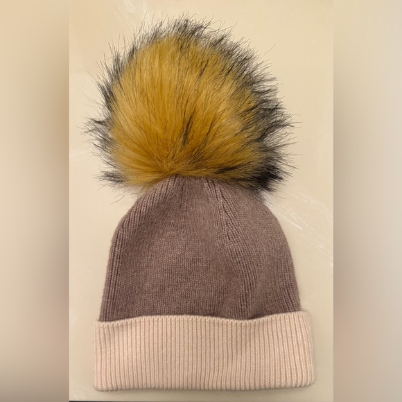 Anthropologie Norla Canada Beanie - Picture 2 of 9